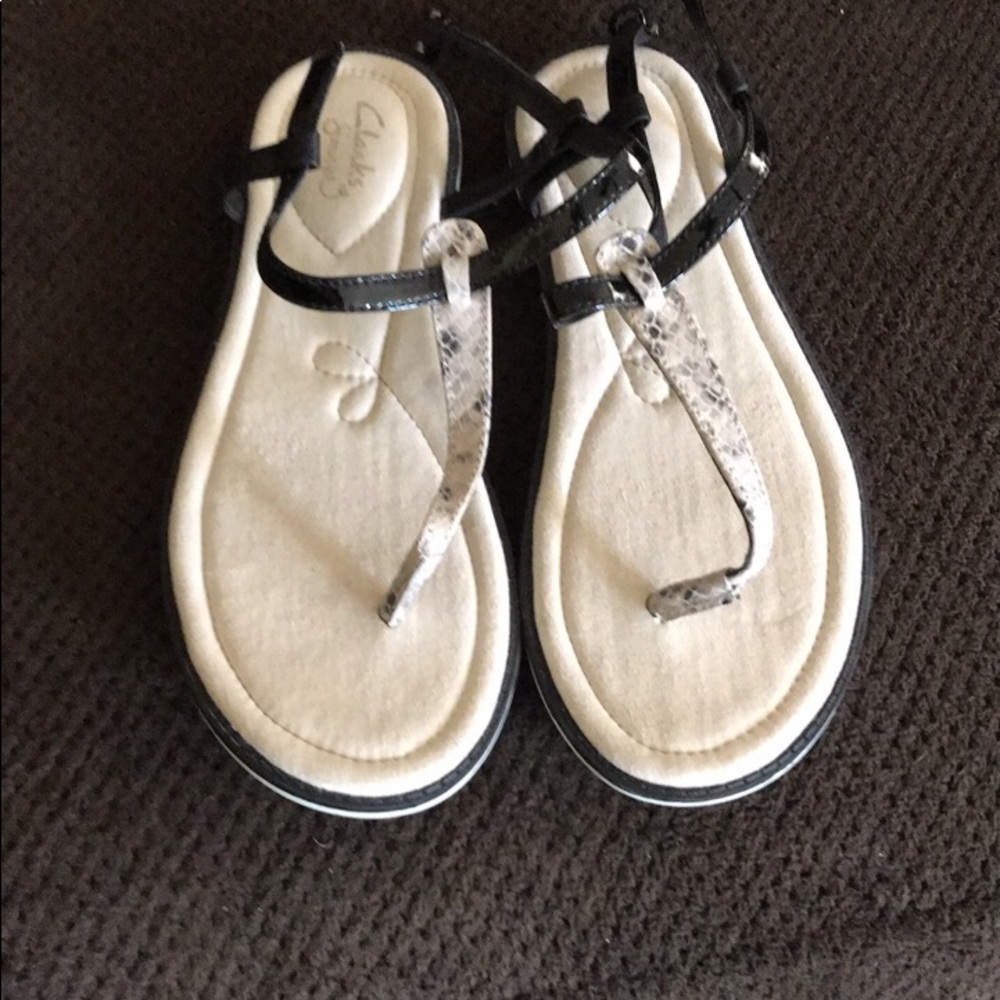 Clark’s size 7 shoes like new